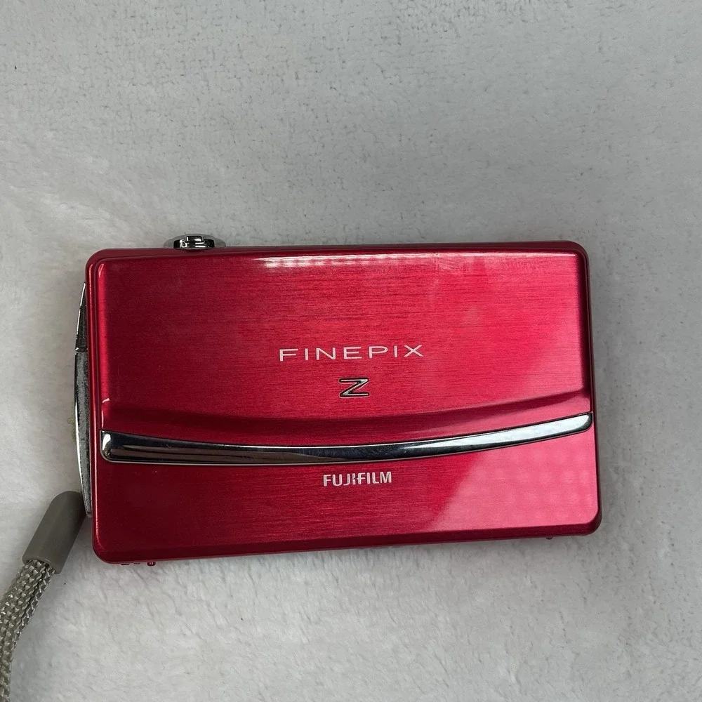 Fujifilm FinePix Z90 Red Digital Camera Bundle Case Charger Battery Card Tested